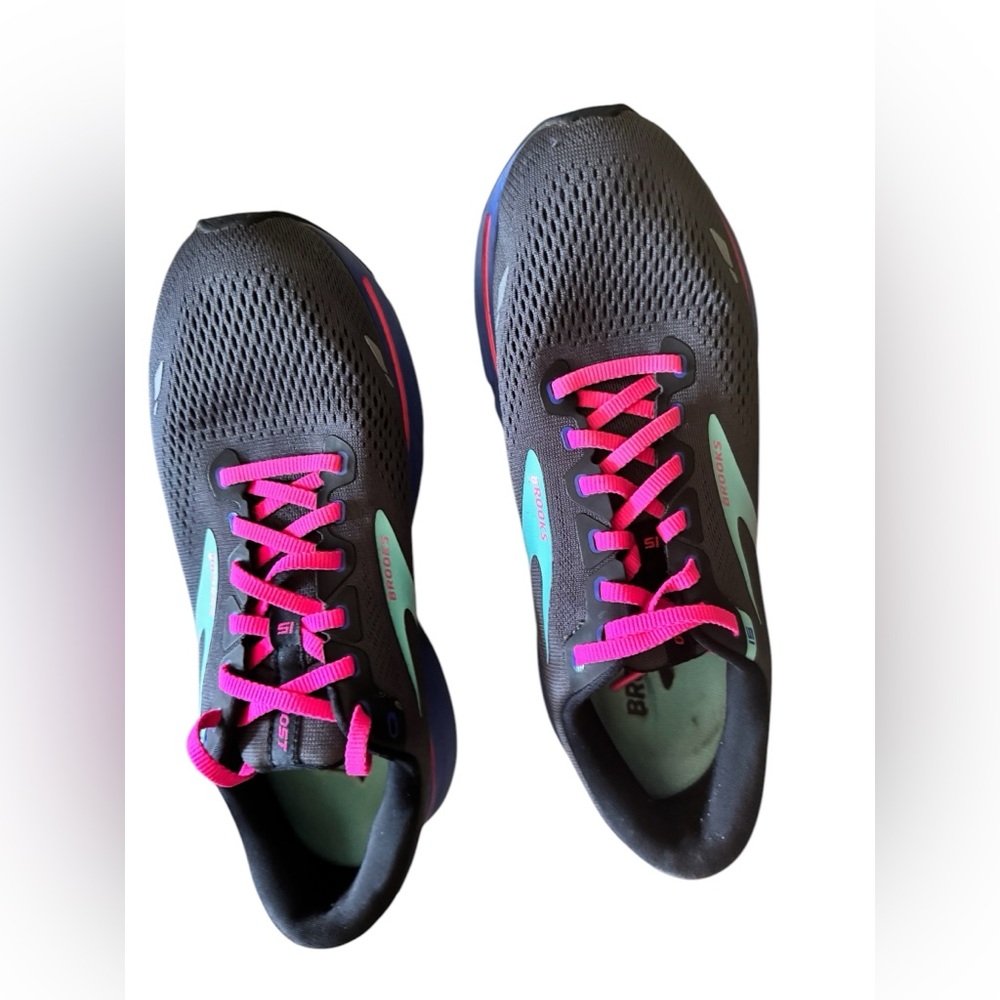 Brooks Women's Running Shoes - Black and Pink - Picture 5 of 10